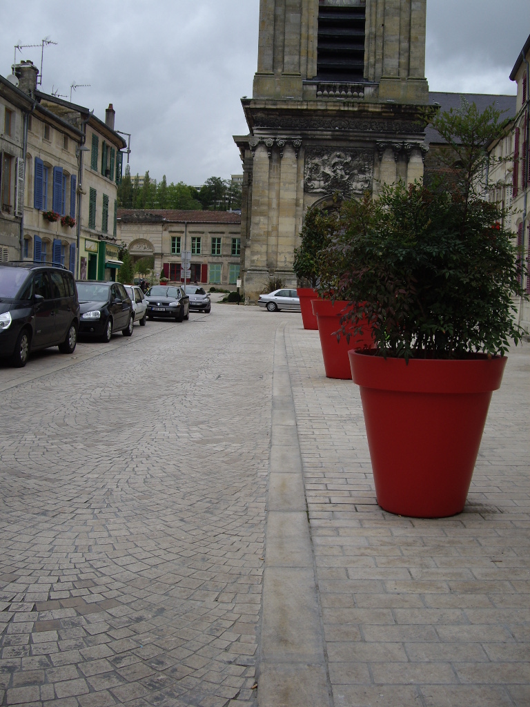 La pose de pavés dans une rue