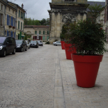 Paves_calcaires_30-16-8_sur_trottoirs_et_paves_calcaires_portugais_sur_rue_BAR_LE_DUC_-_2011